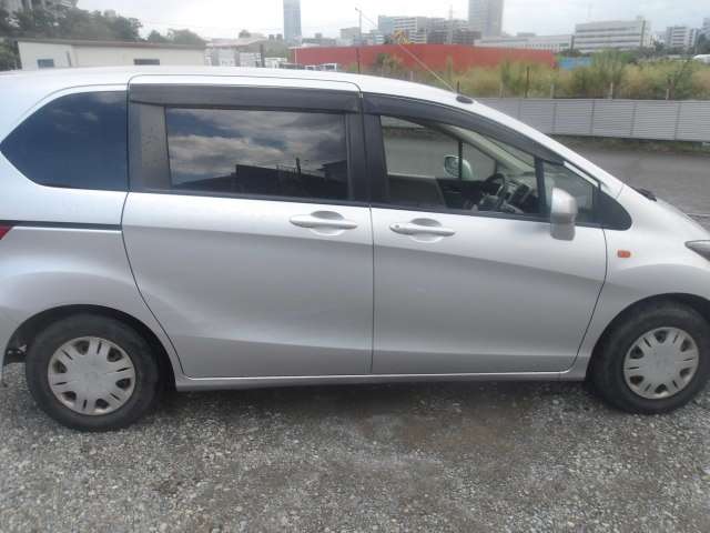 2009 Honda Freed – thumbnail 4