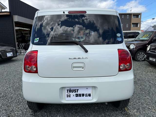 2011 Suzuki Alto Lapin – thumbnail 4