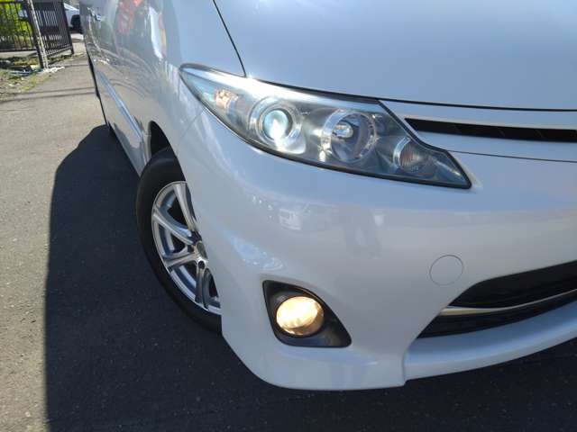 2011 Toyota Estima – thumbnail 4
