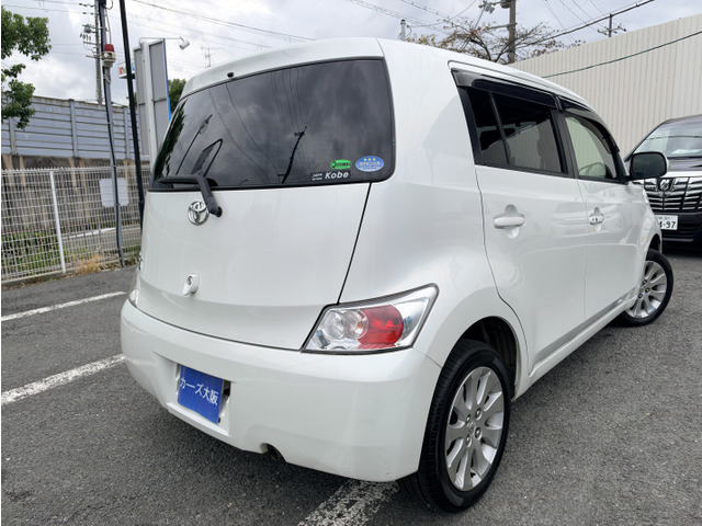 2009 Toyota bB – thumbnail 3