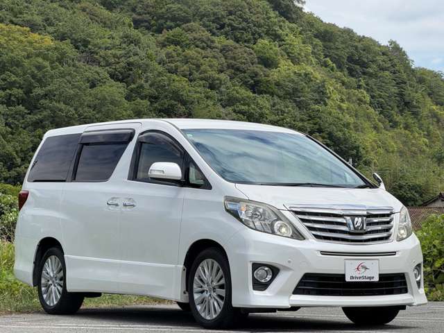 2011 Toyota Alphard – thumbnail 3