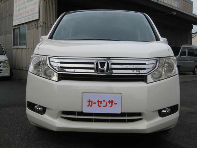 2010 Honda Stepwgn – thumbnail 2