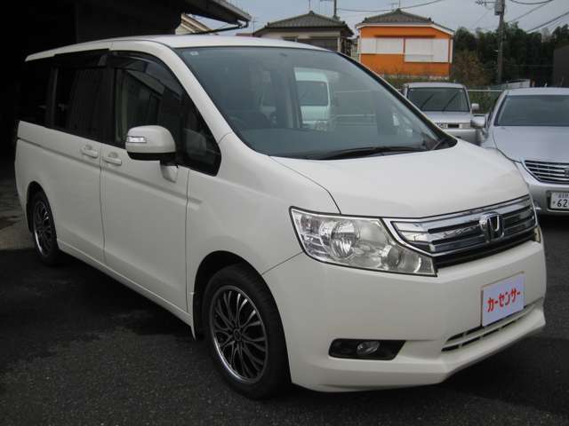 2010 Honda Stepwgn – thumbnail 3