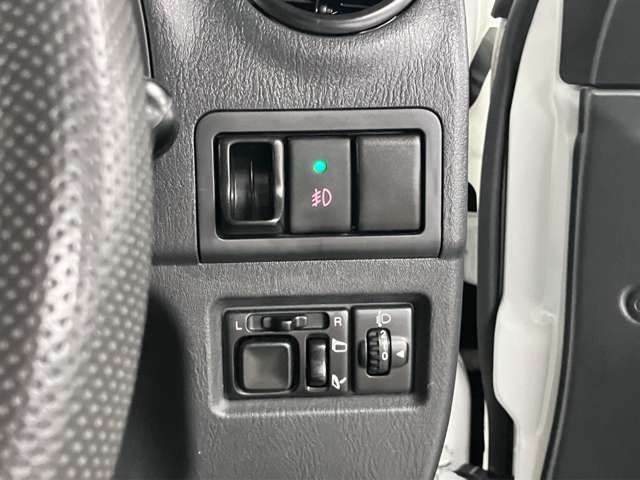 2011 Suzuki Jimny – thumbnail 4