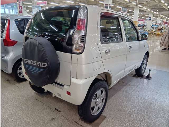 2011 Daihatsu Terios Kid – thumbnail 4