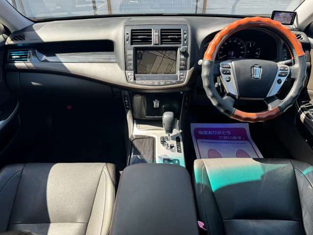 2010 Toyota Crown Athlete – thumbnail 4