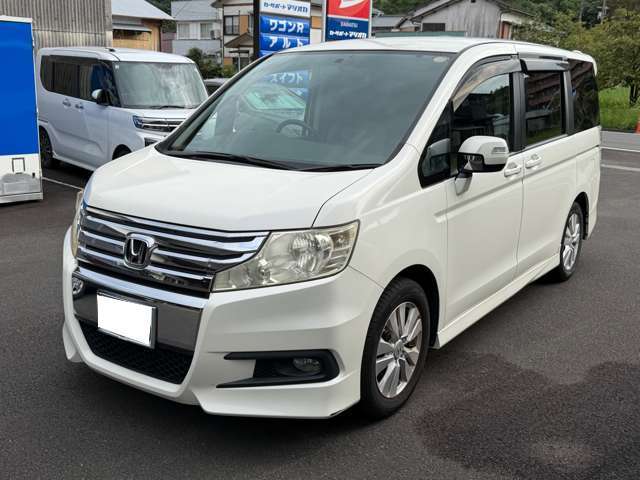 2010 Honda Stepwgn – thumbnail 2