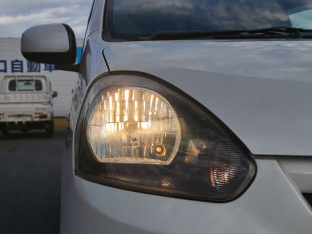 2011 Daihatsu Mira e:S – thumbnail 4