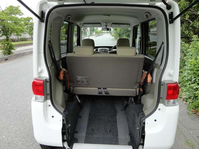 2009 Daihatsu Tanto – thumbnail 2