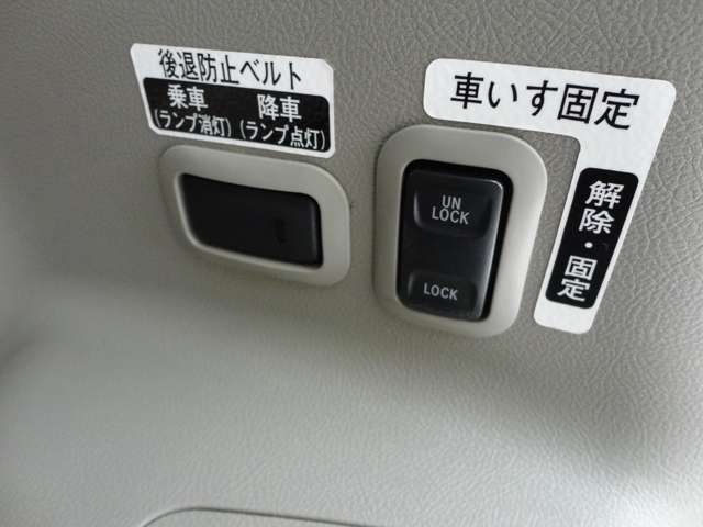2009 Daihatsu Tanto – thumbnail 3