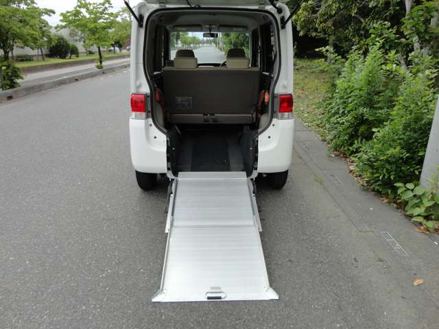 2009 Daihatsu Tanto – thumbnail 4