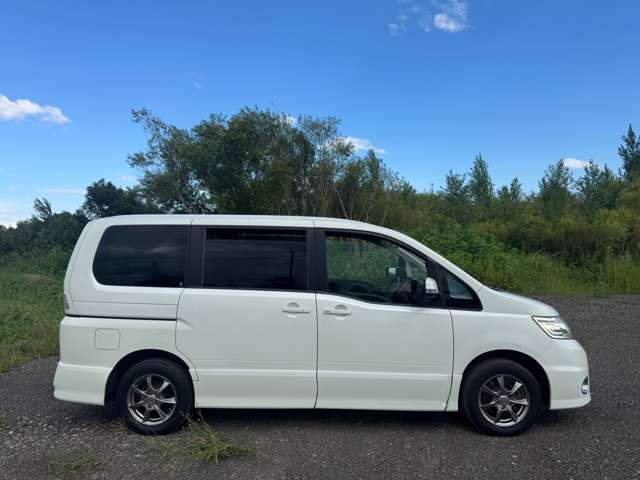 2009 Nissan Serena – thumbnail 4