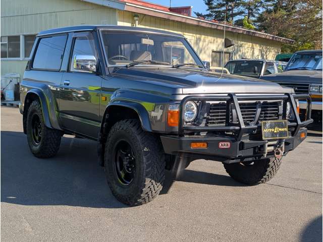 1992 Nissan Safari – thumbnail 3