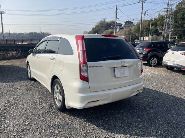 2010 Honda Stream – thumbnail 4