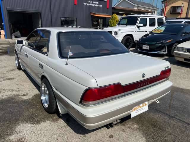 1992 Nissan Laurel – thumbnail 4