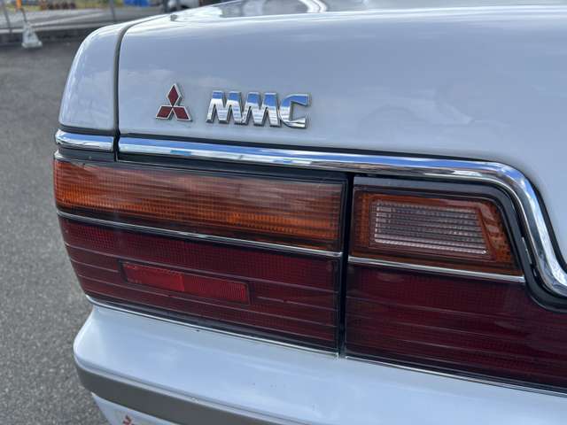 1991 Mitsubishi Debonair – thumbnail 3