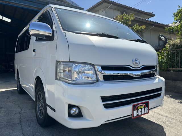 2011 Toyota Hiace – thumbnail 2