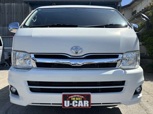 2011 Toyota Hiace – thumbnail 3