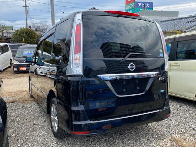 2011 Nissan Serena – thumbnail 3