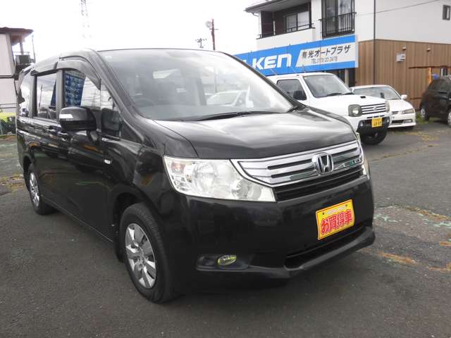 2011 Honda Stepwgn – thumbnail 2