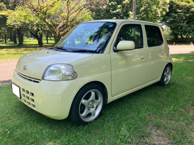2011 Daihatsu Esse