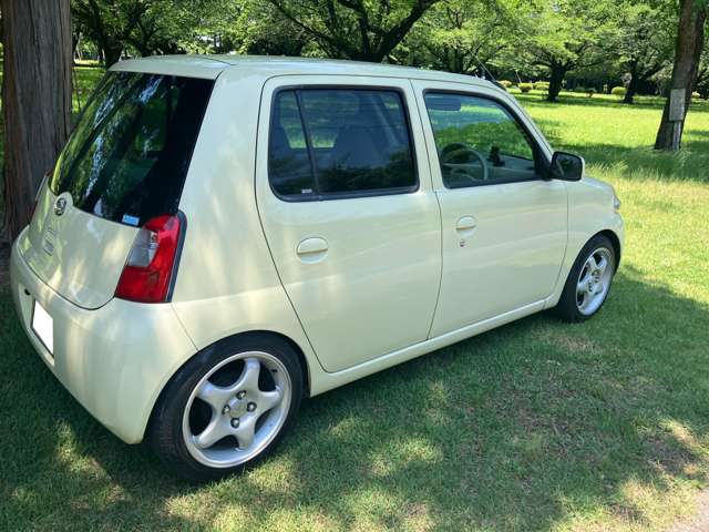 2011 Daihatsu Esse – thumbnail 4