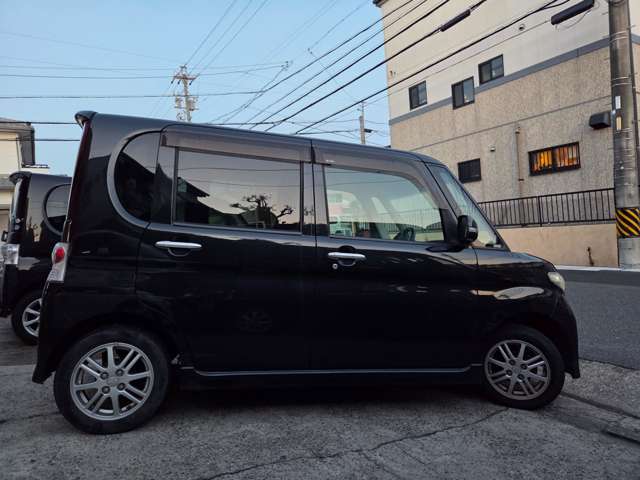 2009 Daihatsu Tanto – thumbnail 3