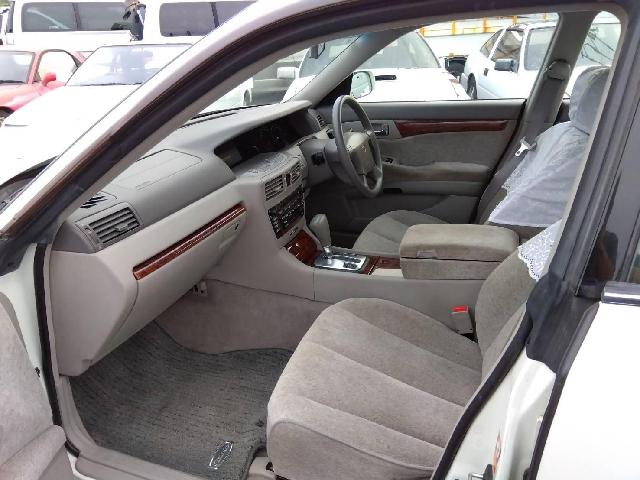 2001 Nissan Cedric – thumbnail 3