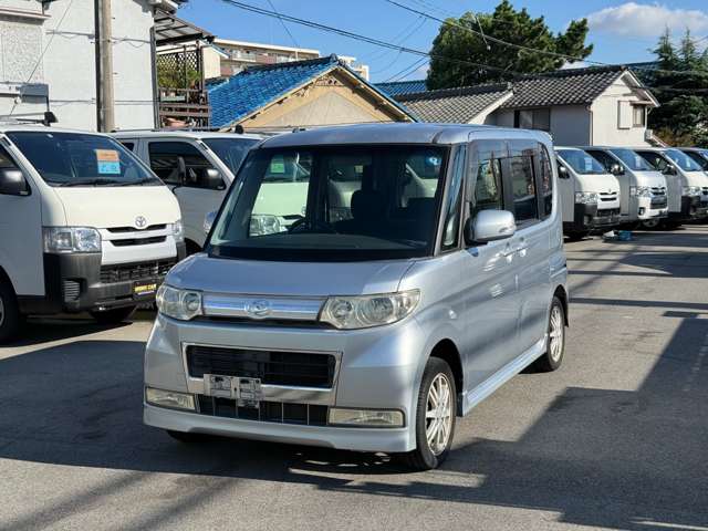 2010 Daihatsu Tanto – thumbnail 3