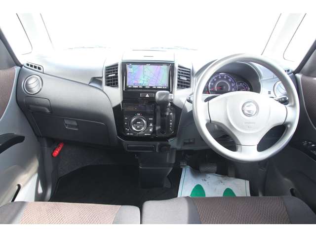 2011 Nissan Roox – thumbnail 2