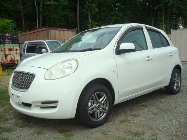 2011 Nissan March – thumbnail 2
