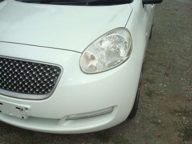 2011 Nissan March – thumbnail 4
