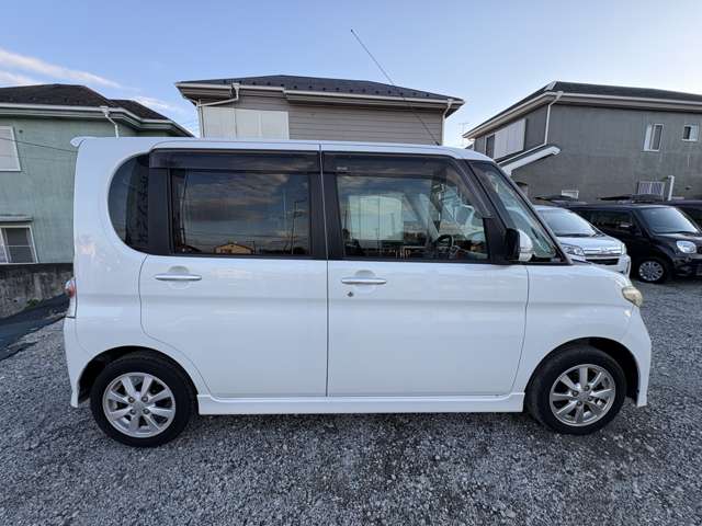 2009 Daihatsu Tanto – thumbnail 4
