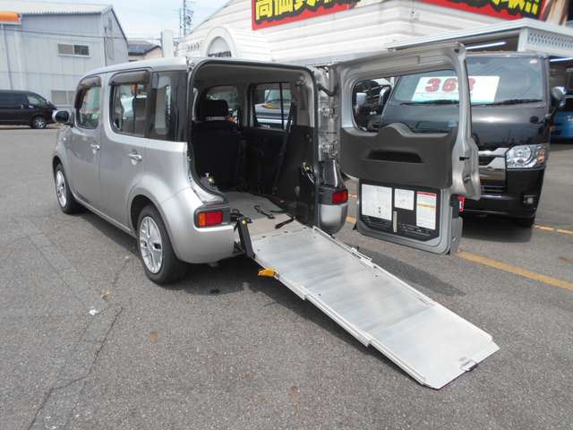 2011 Nissan Cube – thumbnail 2