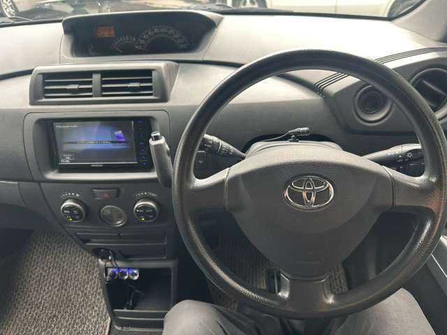 2008 Toyota bB – thumbnail 2