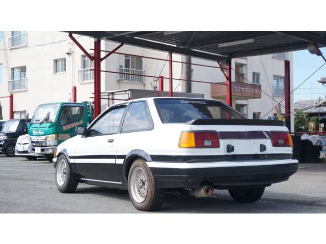 1983 Toyota Corolla Levin – thumbnail 3