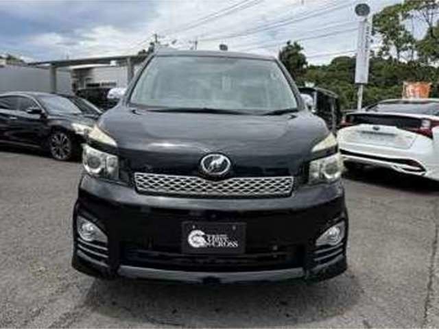 2011 Toyota Voxy – thumbnail 2