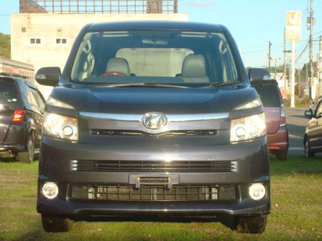 2007 Toyota Voxy – thumbnail 2