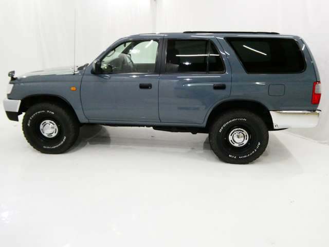 2000 Toyota Hilux Surf – thumbnail 4