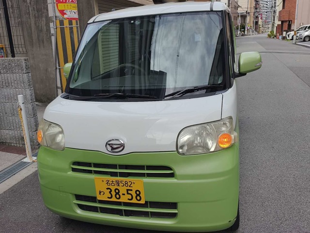2011 Daihatsu Tanto