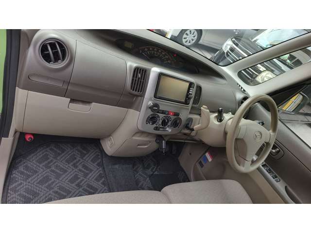 2011 Daihatsu Tanto – thumbnail 4