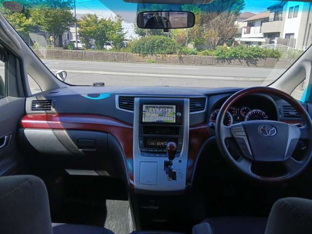 2008 Toyota Vellfire – thumbnail 3