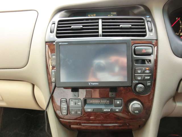 2001 Mitsubishi Diamante – thumbnail 4