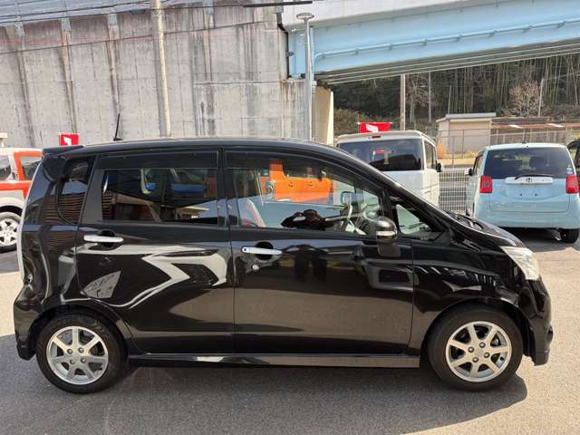 2011 Daihatsu Move – thumbnail 3