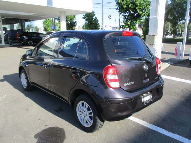 2011 Nissan March – thumbnail 4
