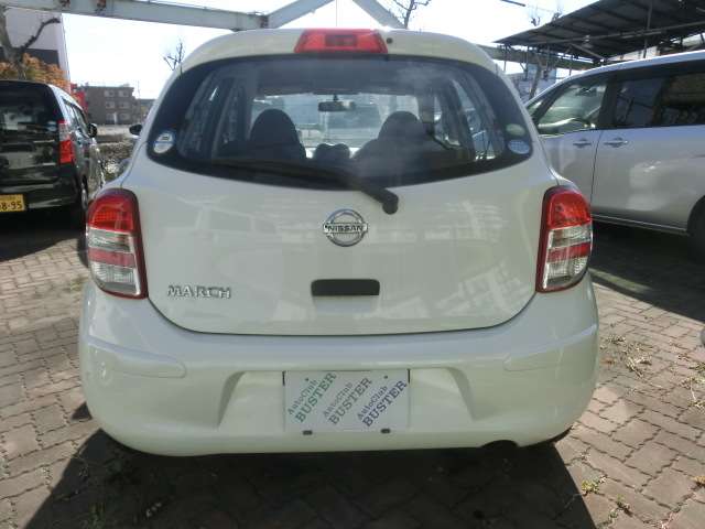 2011 Nissan March – thumbnail 3