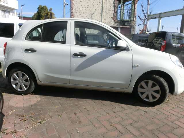 2011 Nissan March – thumbnail 4