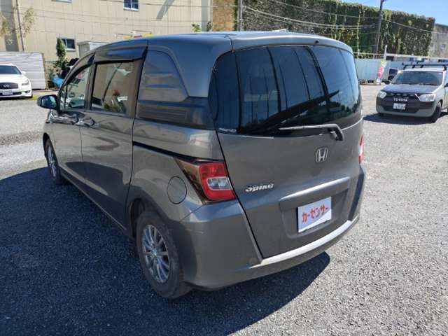 2011 Honda Freed Spike – thumbnail 4