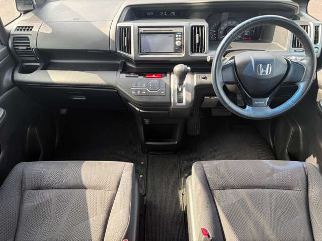 2010 Honda Stepwgn – thumbnail 3