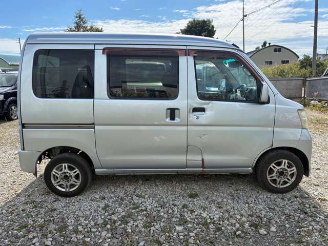 2011 Daihatsu Hijet Cargo – thumbnail 2